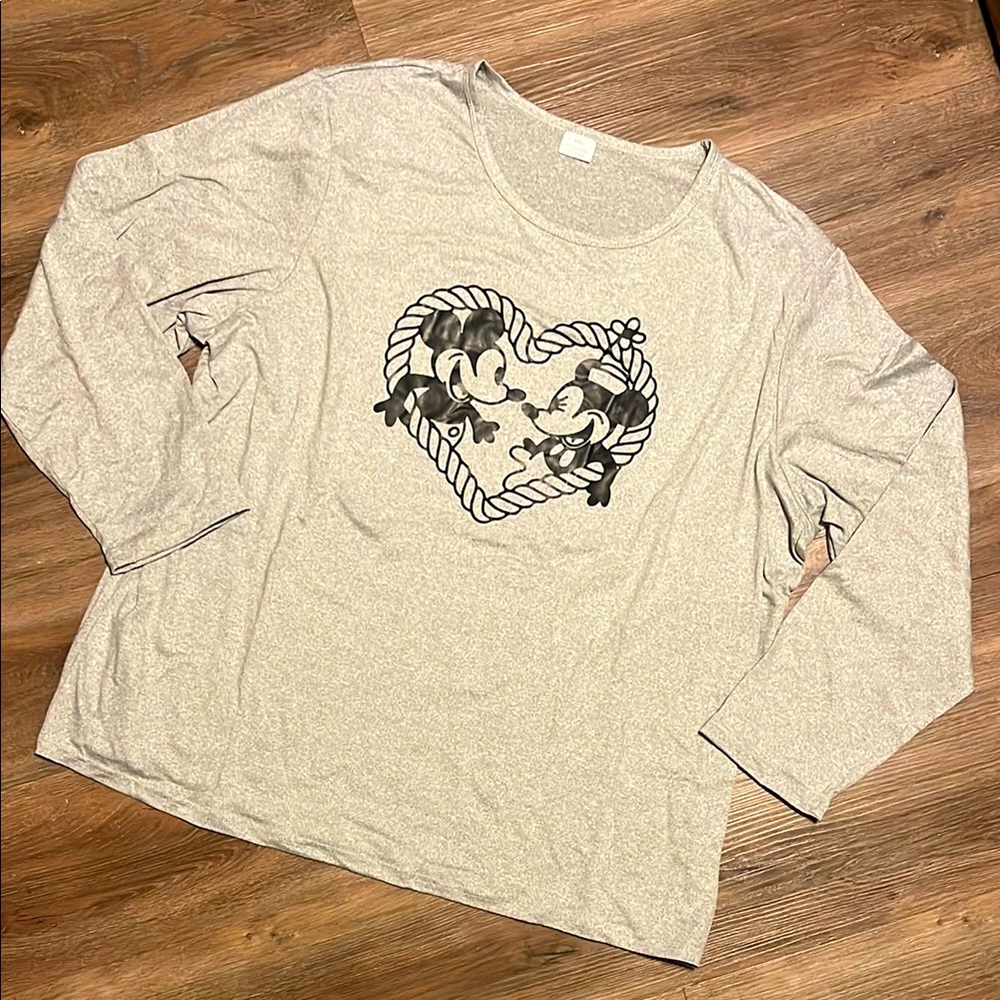 NWOT Women’s Mickey and Minnie Mouse Inspired 3/4 Sleeve Shirt